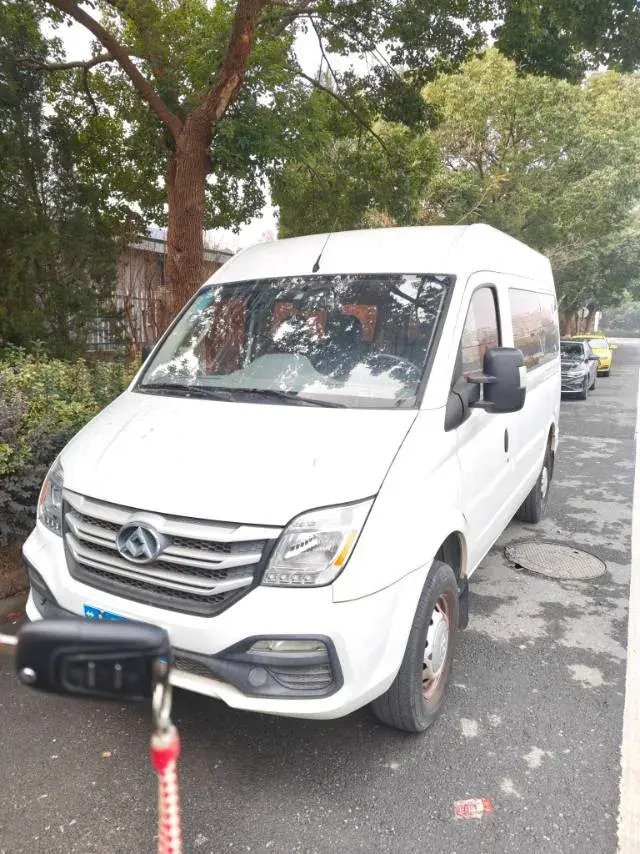 2018 MAXUS XinTu V80 2.5T 136HP L4 6MT