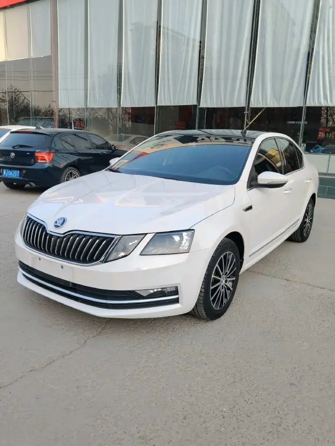 2020 Skoda Octavia 1.5L 113HP L4 6AT