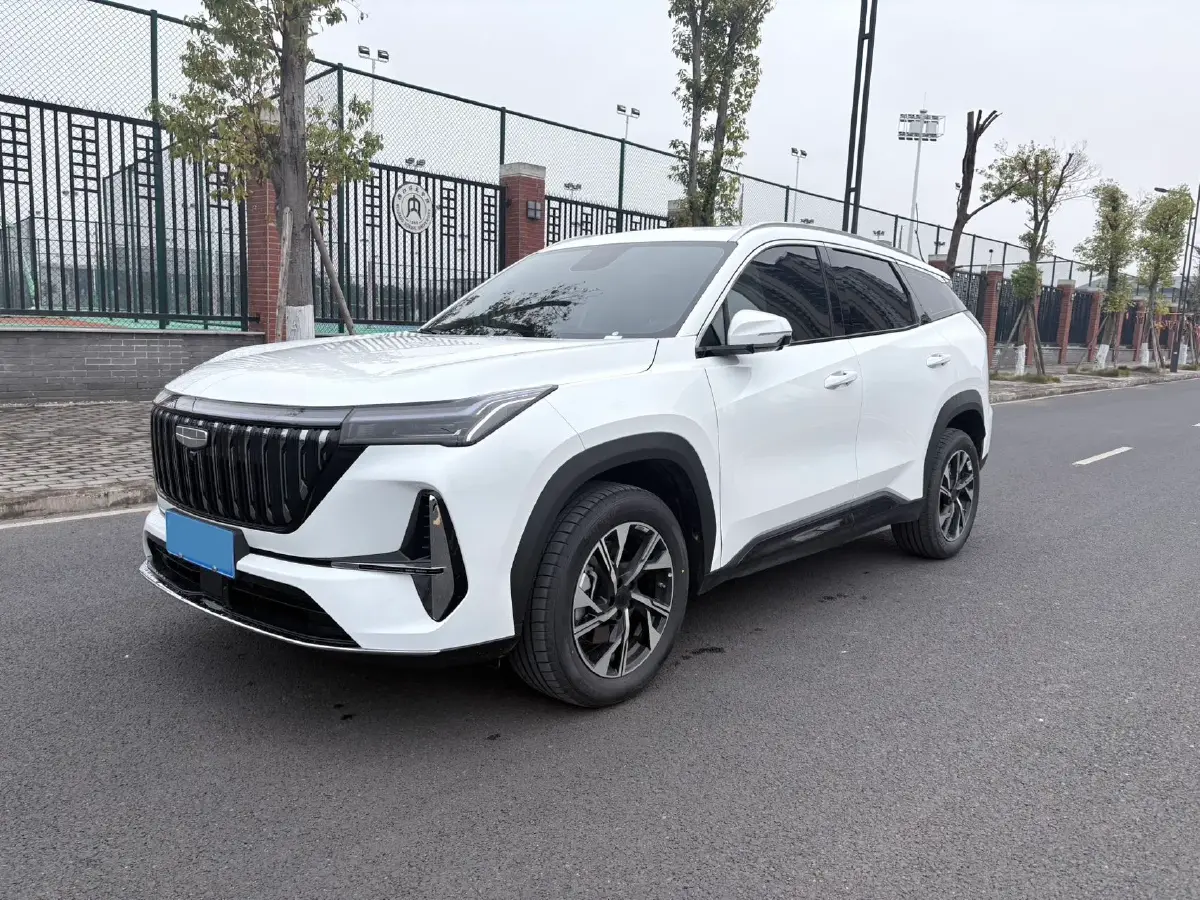 2025 Geely StarRay 1.5T 181HP L4 7DCT