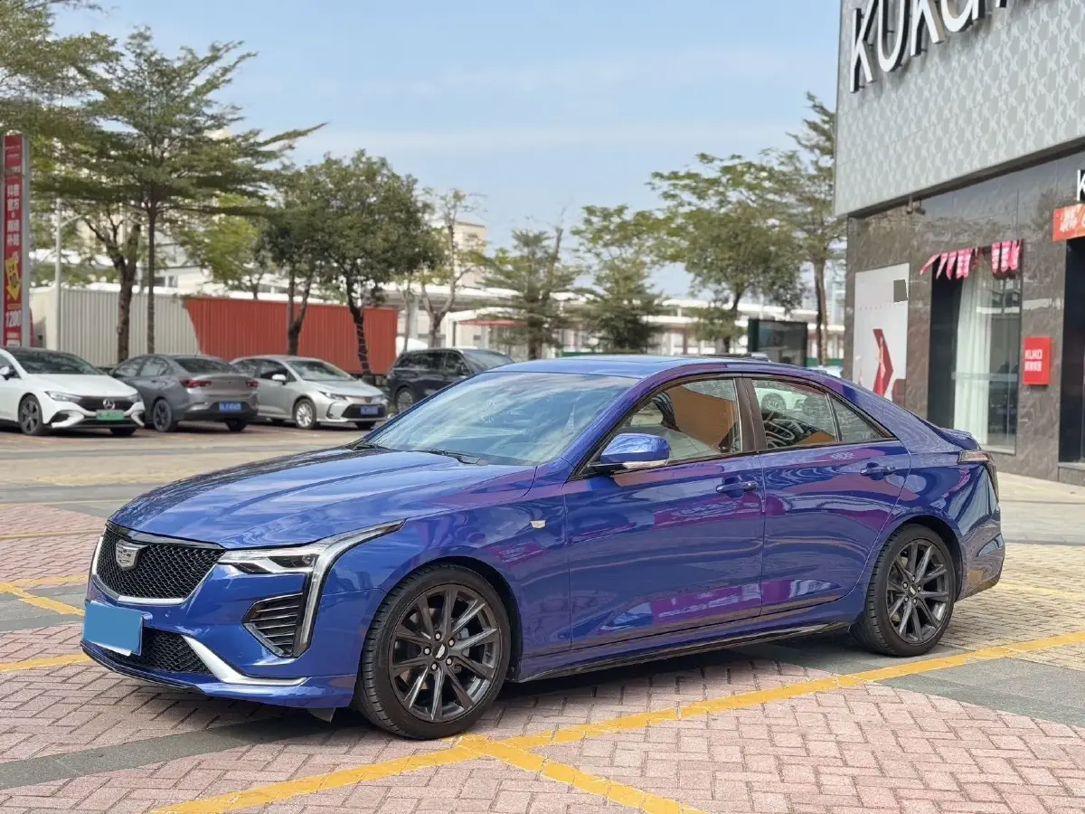 2022 Cadillac CT4 2.0T 237HP L4 8AT