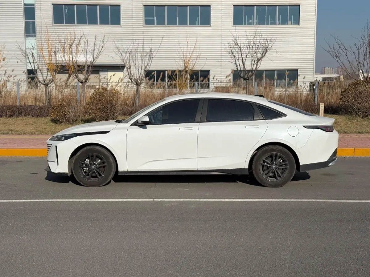 2023 ChangAn Lamore 1.5T 170HP L4 7DCT,autocango,china used car exporter,china ev exporter,chinese used car exporter,chinese used ev exporter