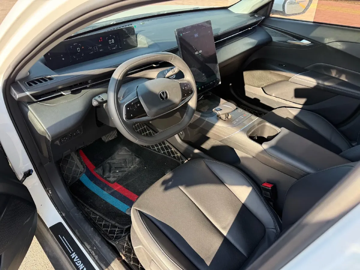 2023 ChangAn Lamore 1.5T 170HP L4 7DCT,autocango,china used car exporter,china ev exporter,chinese used car exporter,chinese used ev exporter