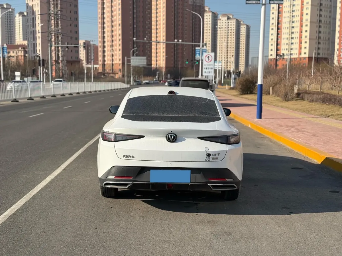 2023 ChangAn Lamore 1.5T 170HP L4 7DCT,autocango,china used car exporter,china ev exporter,chinese used car exporter,chinese used ev exporter