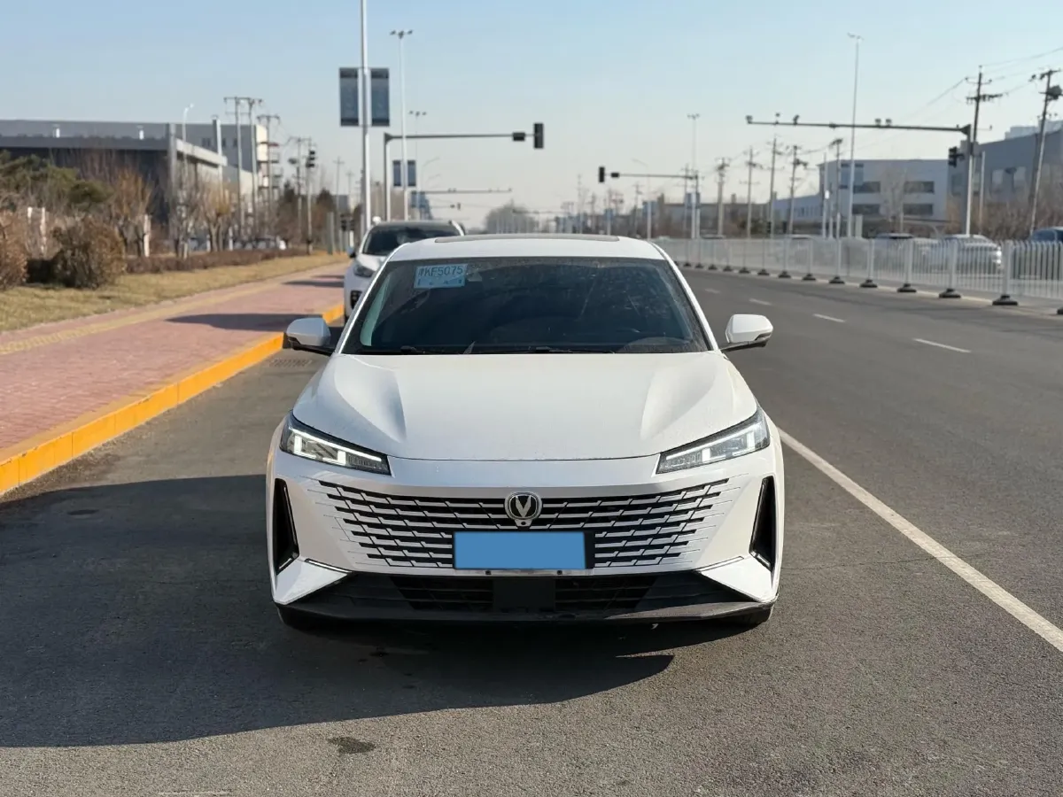 2023 ChangAn Lamore 1.5T 170HP L4 7DCT,autocango,china used car exporter,china ev exporter,chinese used car exporter,chinese used ev exporter