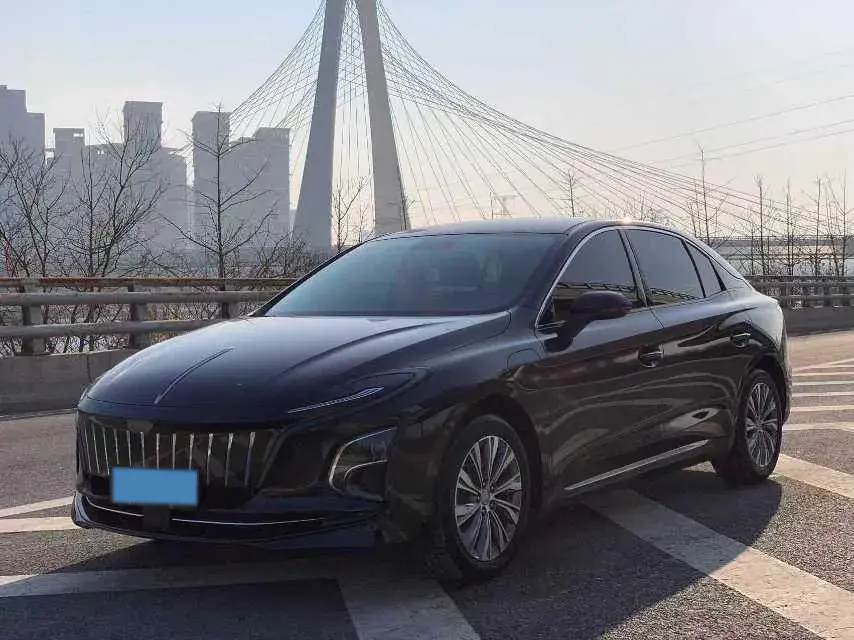 2024 HongQi E-QM5 BEV 60KWH