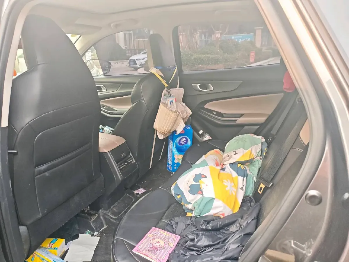 2022 ChangAn UNI-V 1.5T 188HP L4 7DCT,autocango,china used car exporter,china ev exporter,chinese used car exporter,chinese used ev exporter