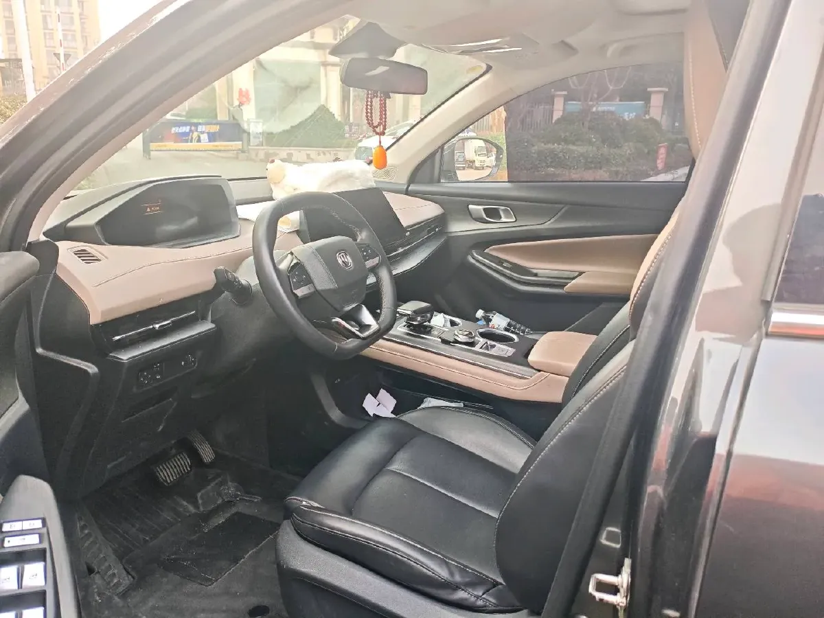 2022 ChangAn UNI-V 1.5T 188HP L4 7DCT,autocango,china used car exporter,china ev exporter,chinese used car exporter,chinese used ev exporter