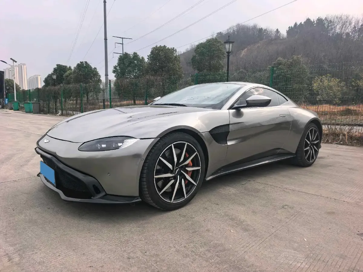 2018 Aston Martin V8 Vantage 4.0T 510HP V8 8AT