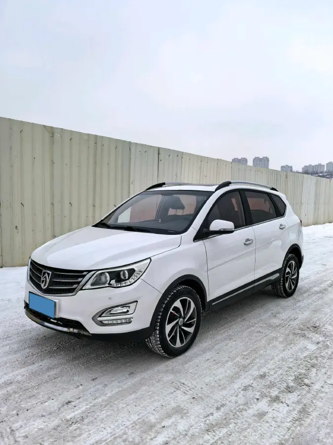 2016 BaoJun 560 1.5T 150HP L4 6MT