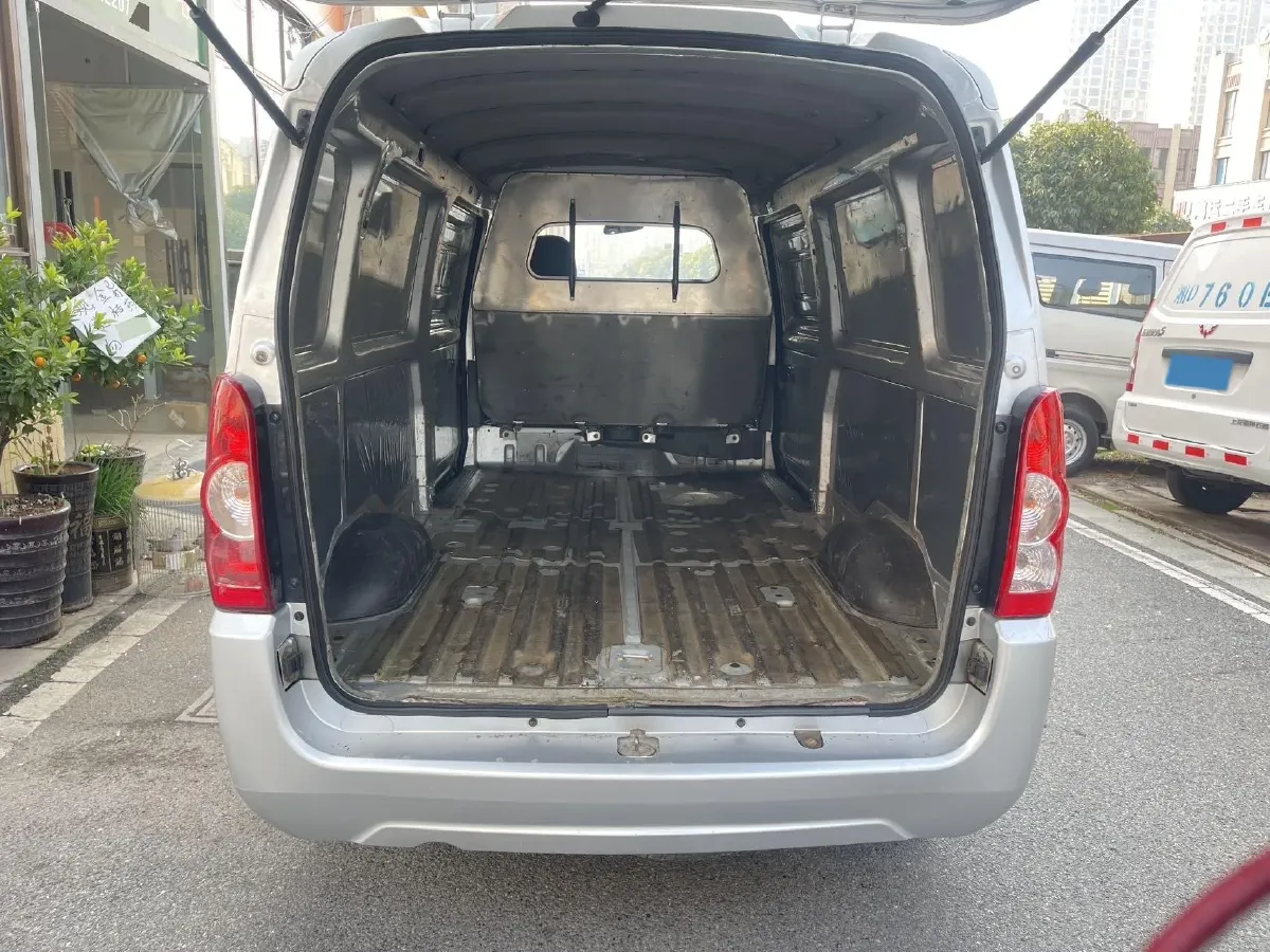 2022 WuLing RongGuang Mini Truck EV BEV 41.5KWH,autocango,china used car exporter,china ev exporter,chinese used car exporter,chinese used ev exporter