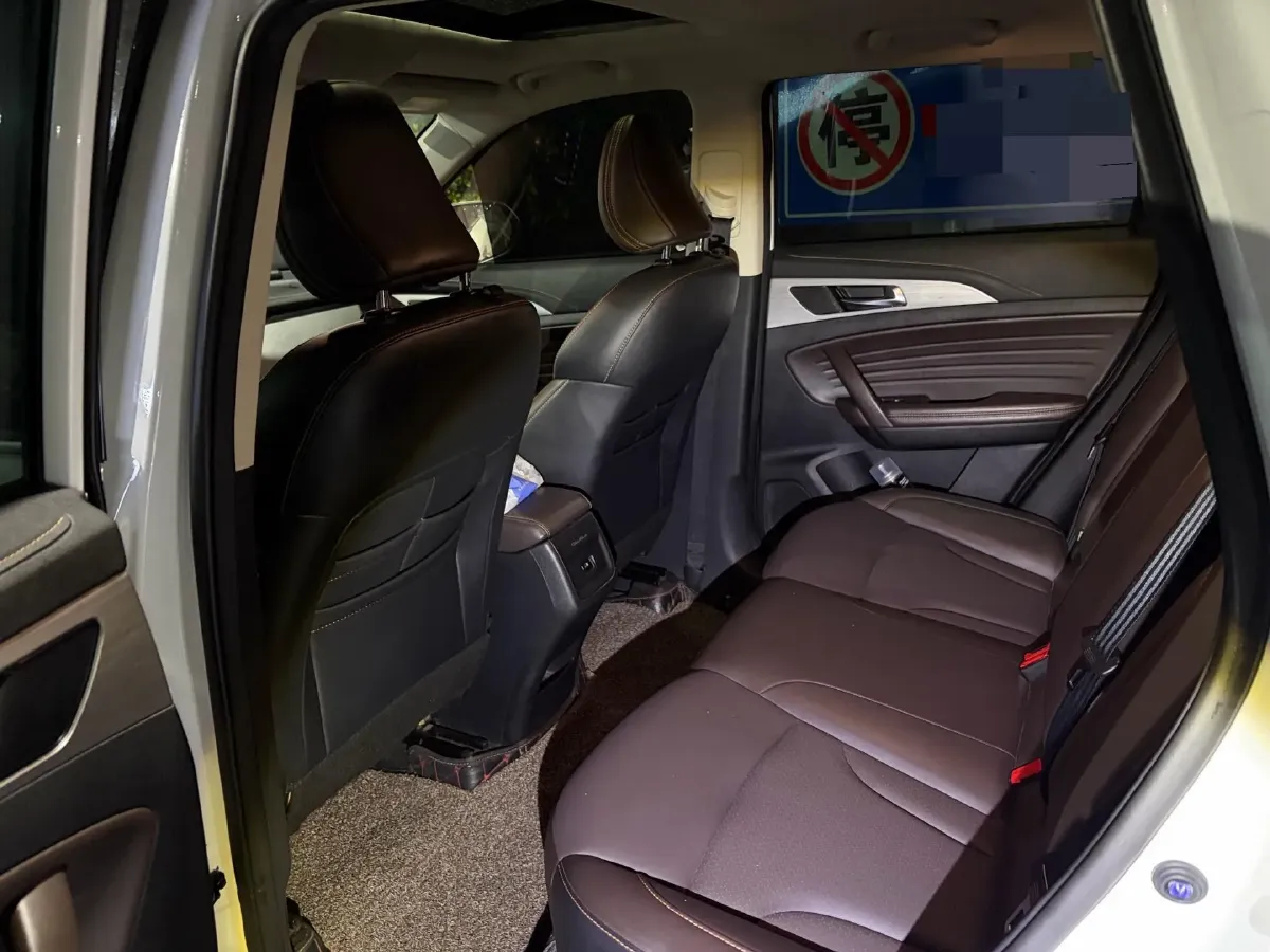 2019 ChangAn CS35 Plus 1.6L 128HP L4 5MT,autocango,china used car exporter,china ev exporter,chinese used car exporter,chinese used ev exporter