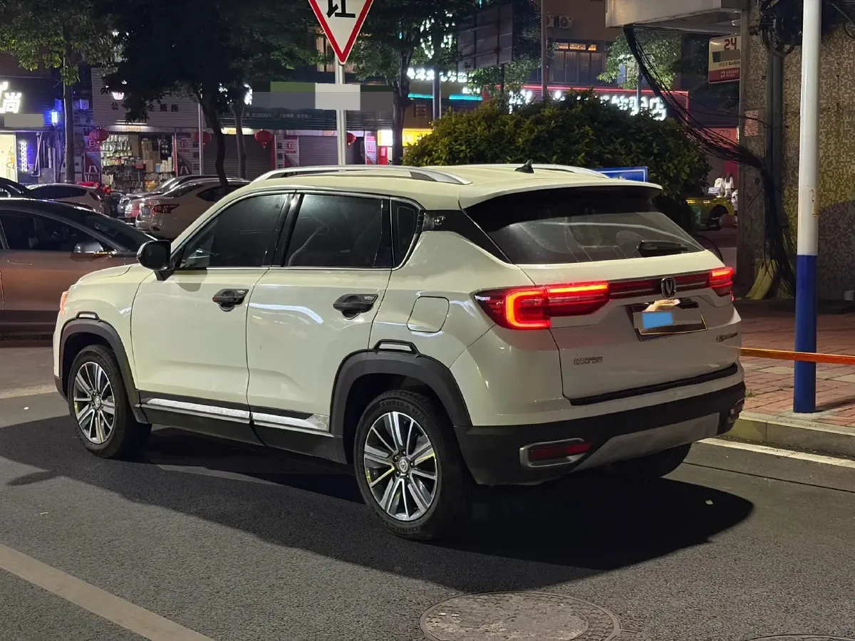 2019 ChangAn CS35 Plus 1.6L 128HP L4 5MT,autocango,china used car exporter,china ev exporter,chinese used car exporter,chinese used ev exporter