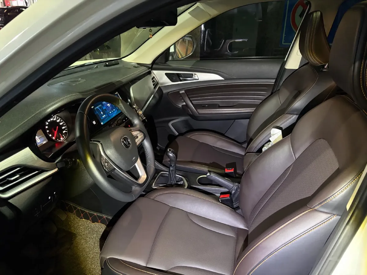 2019 ChangAn CS35 Plus 1.6L 128HP L4 5MT,autocango,china used car exporter,china ev exporter,chinese used car exporter,chinese used ev exporter