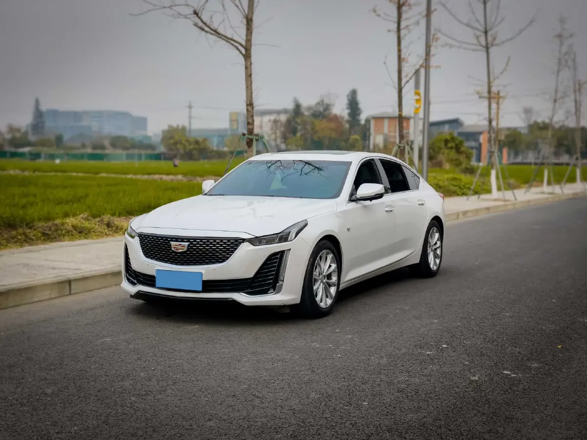 2023 Cadillac CT5 2.0T 237HP L4 10AT