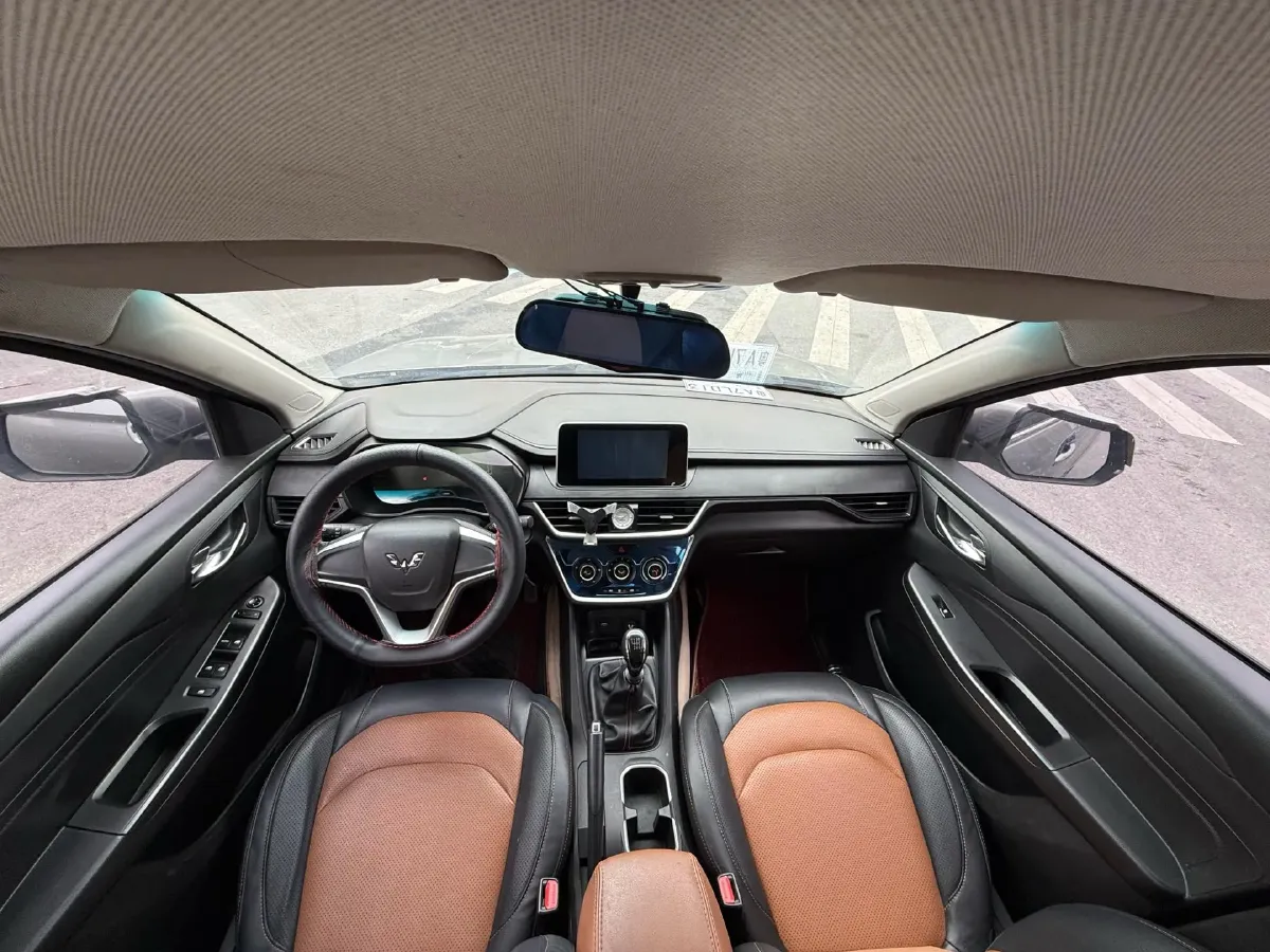 2018 WuLing HongGuang S3 1.5L 112HP L4 6MT,autocango,china used car exporter,china ev exporter,chinese used car exporter,chinese used ev exporter