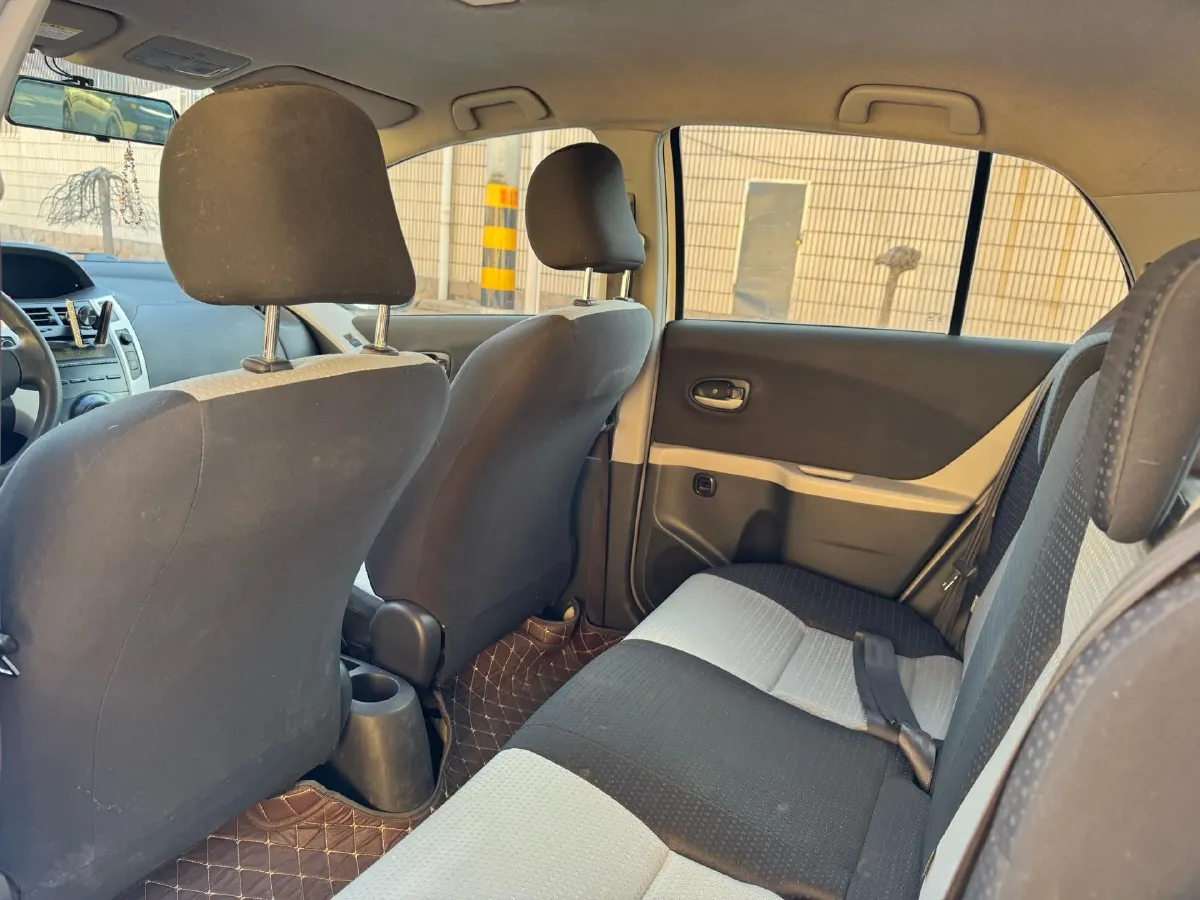 2011 Toyota Yaris 1.6L 118HP L4 4AT,autocango,china used car exporter,china ev exporter,chinese used car exporter,chinese used ev exporter