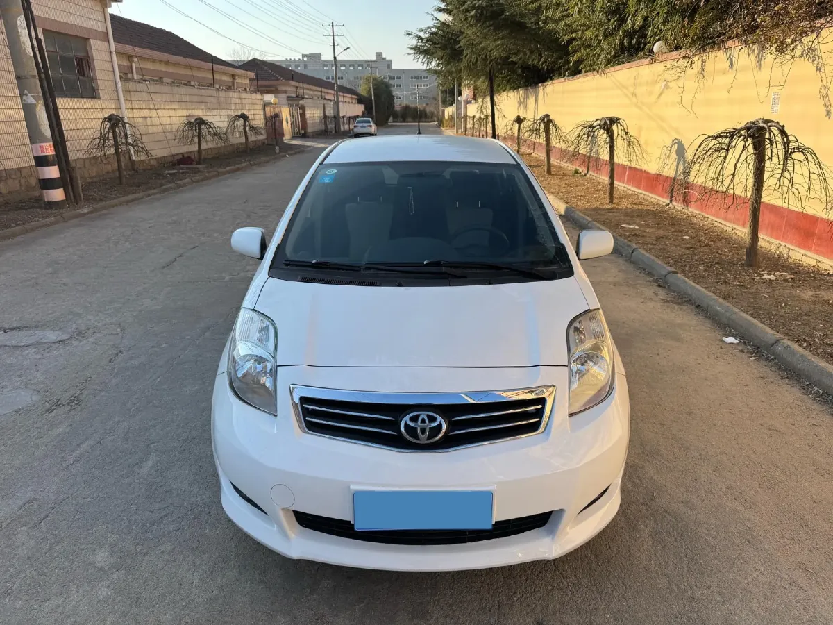 2011 Toyota Yaris 1.6L 118HP L4 4AT,autocango,china used car exporter,china ev exporter,chinese used car exporter,chinese used ev exporter