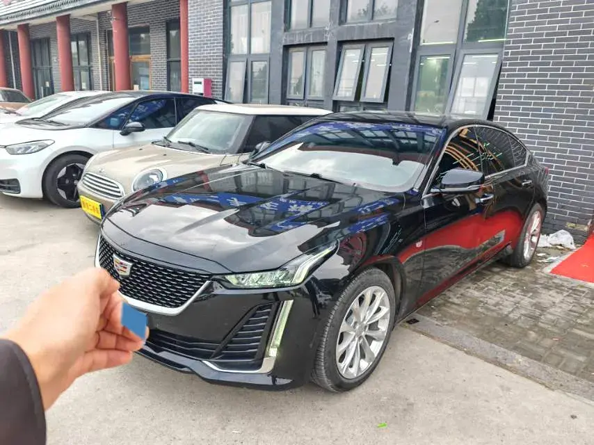 2022 Cadillac CT5 2.0T 237HP L4 10AT