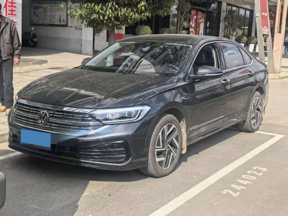 2023 Volkswagen Sagitar 1.4T 150HP L4 7DCT