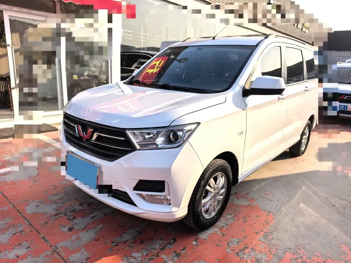 2021 WuLing RongGuang New Truck 1.5L 99HP L4 5MT