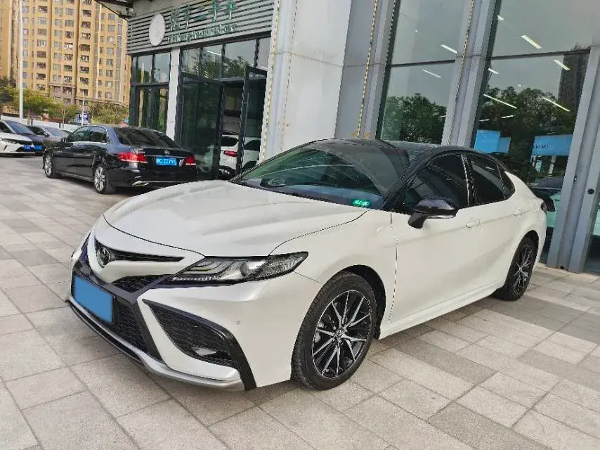 2021 Toyota Camry 2.5L 209HP L4 8AT