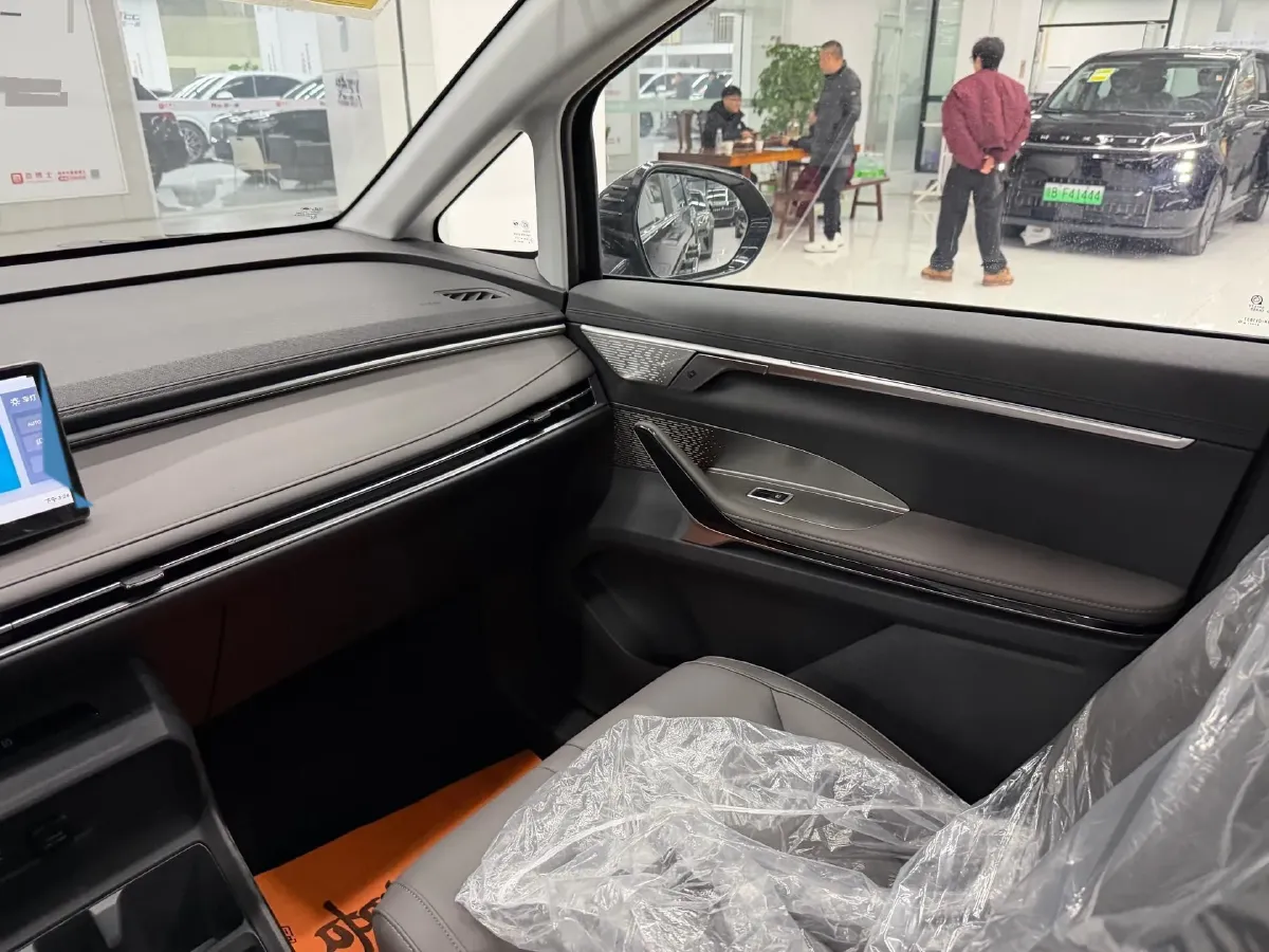 2024 MAXUS DaJia 7 1.5T 150HP L4 1DHT PHEV 24.7KWH,autocango,china used car exporter,china ev exporter,chinese used car exporter,chinese used ev exporter