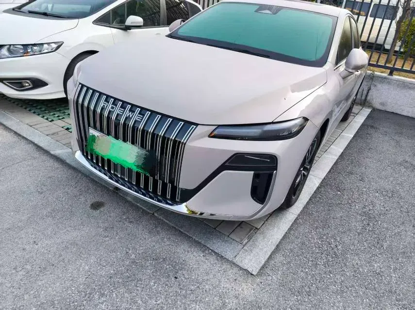 2025 Roewe M7 DMH 1.5L 112HP L4 1DHT PHEV,autocango,china used car exporter,china ev exporter,chinese used car exporter,chinese used ev exporter