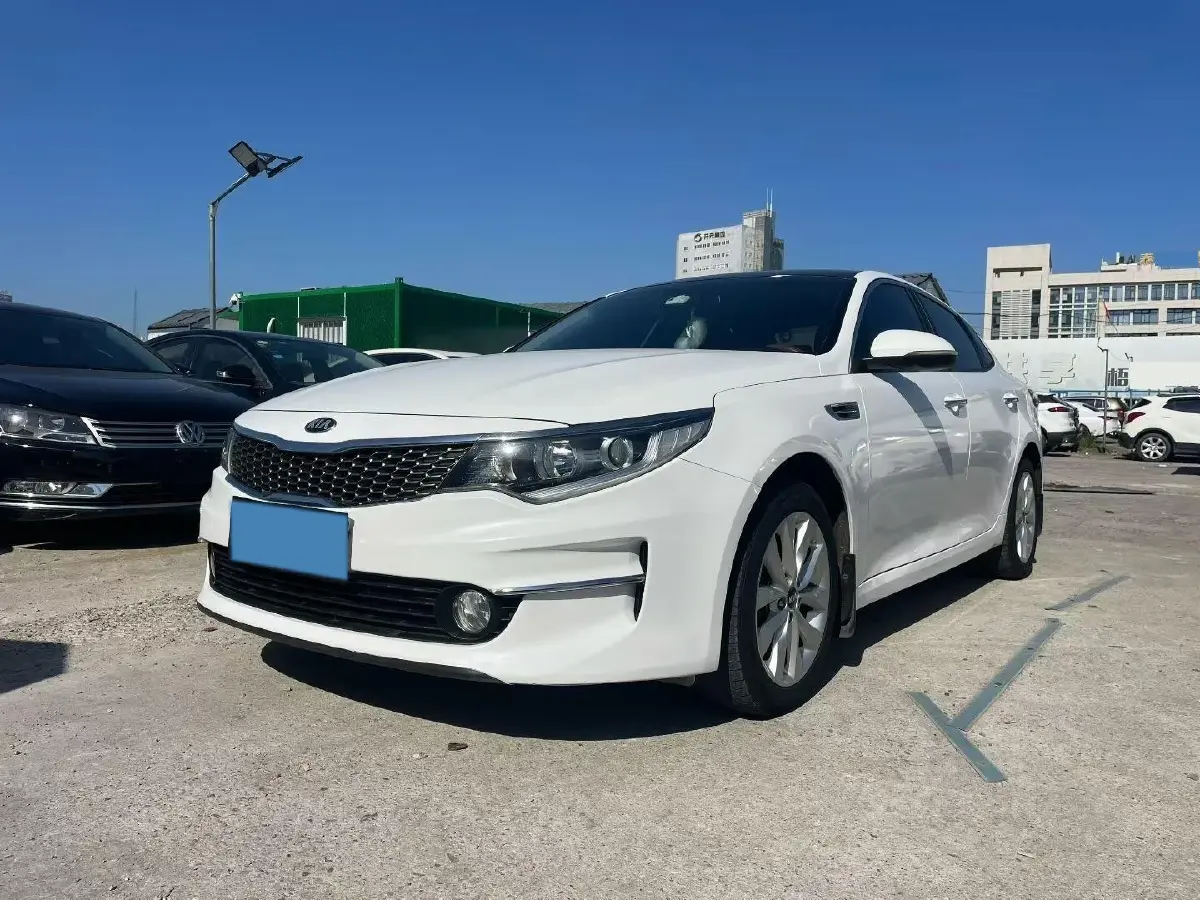 2016 Kia K5 2.0L 161HP L4 6AT