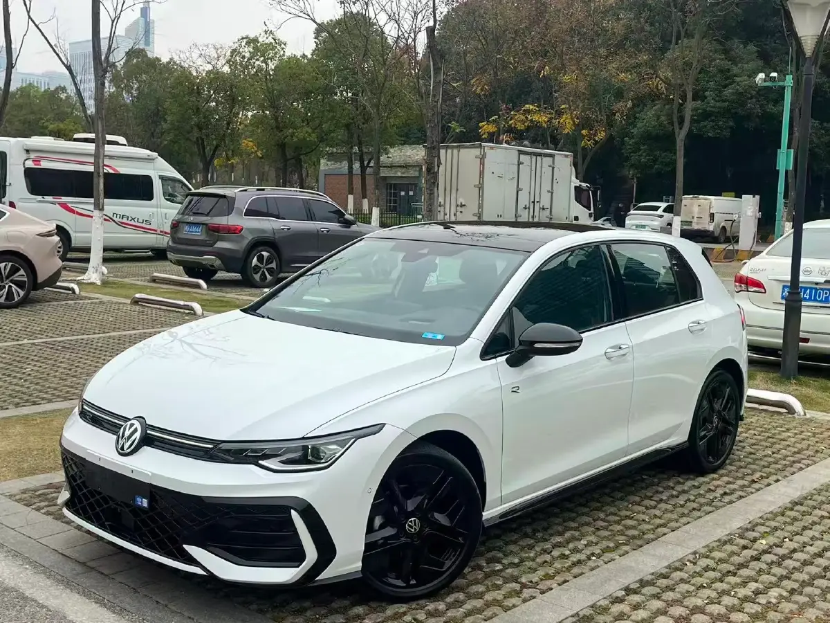 2025 Volkswagen Golf 1.5T 160HP L4 7DCT