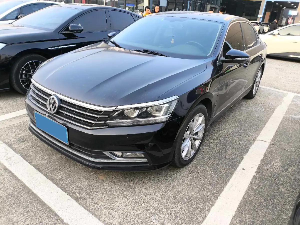 2017 Volkswagen Passat 1.8T 180HP L4 7DCT