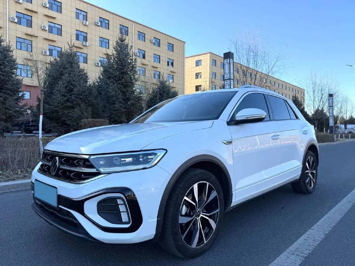 2023 Volkswagen T-Roc 1.5T 160HP L4 7DCT