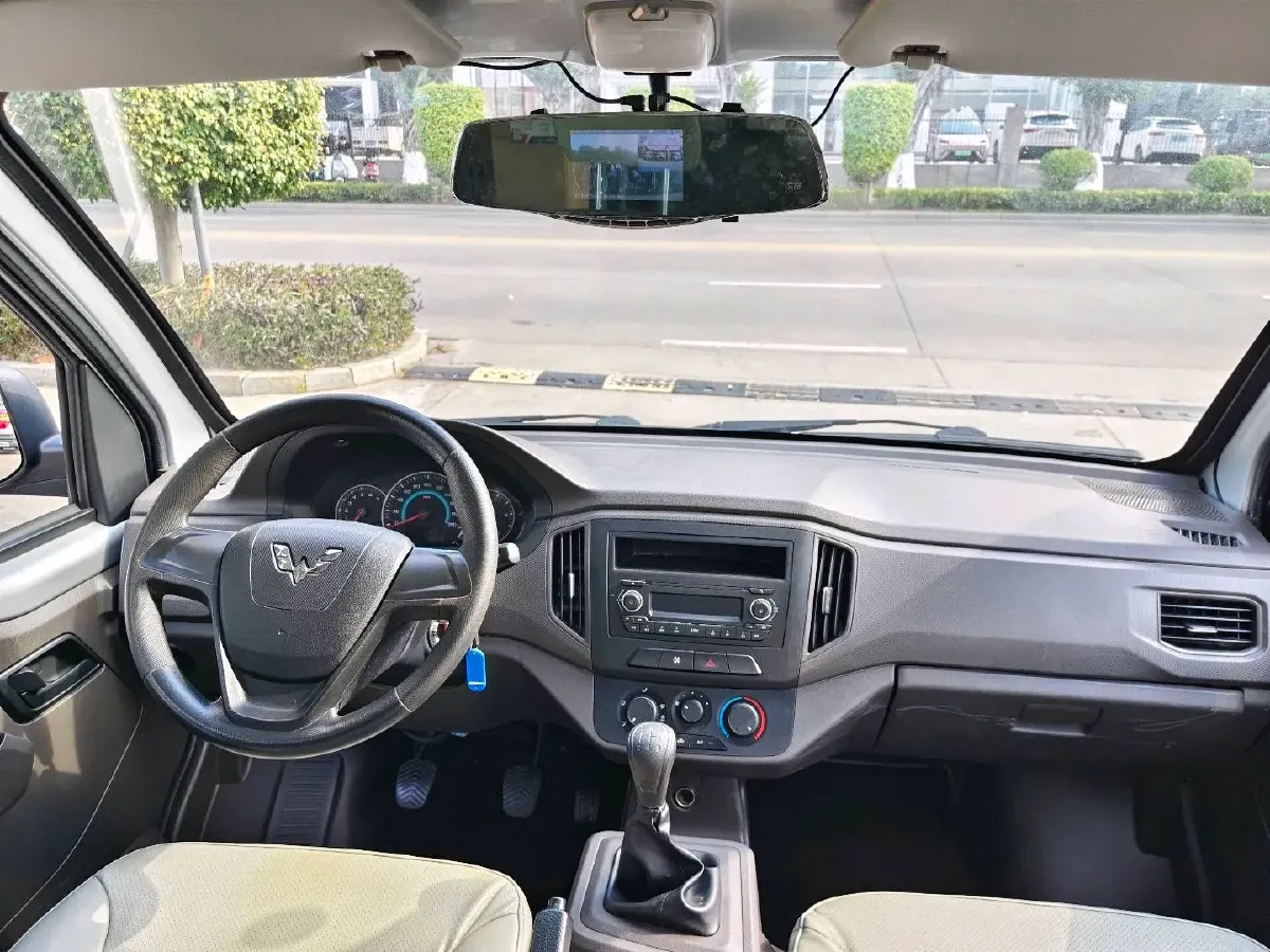 2019 WuLing RongGuang New Truck 1.5L 107HP L4 5MT,autocango,china used car exporter,china ev exporter,chinese used car exporter,chinese used ev exporter