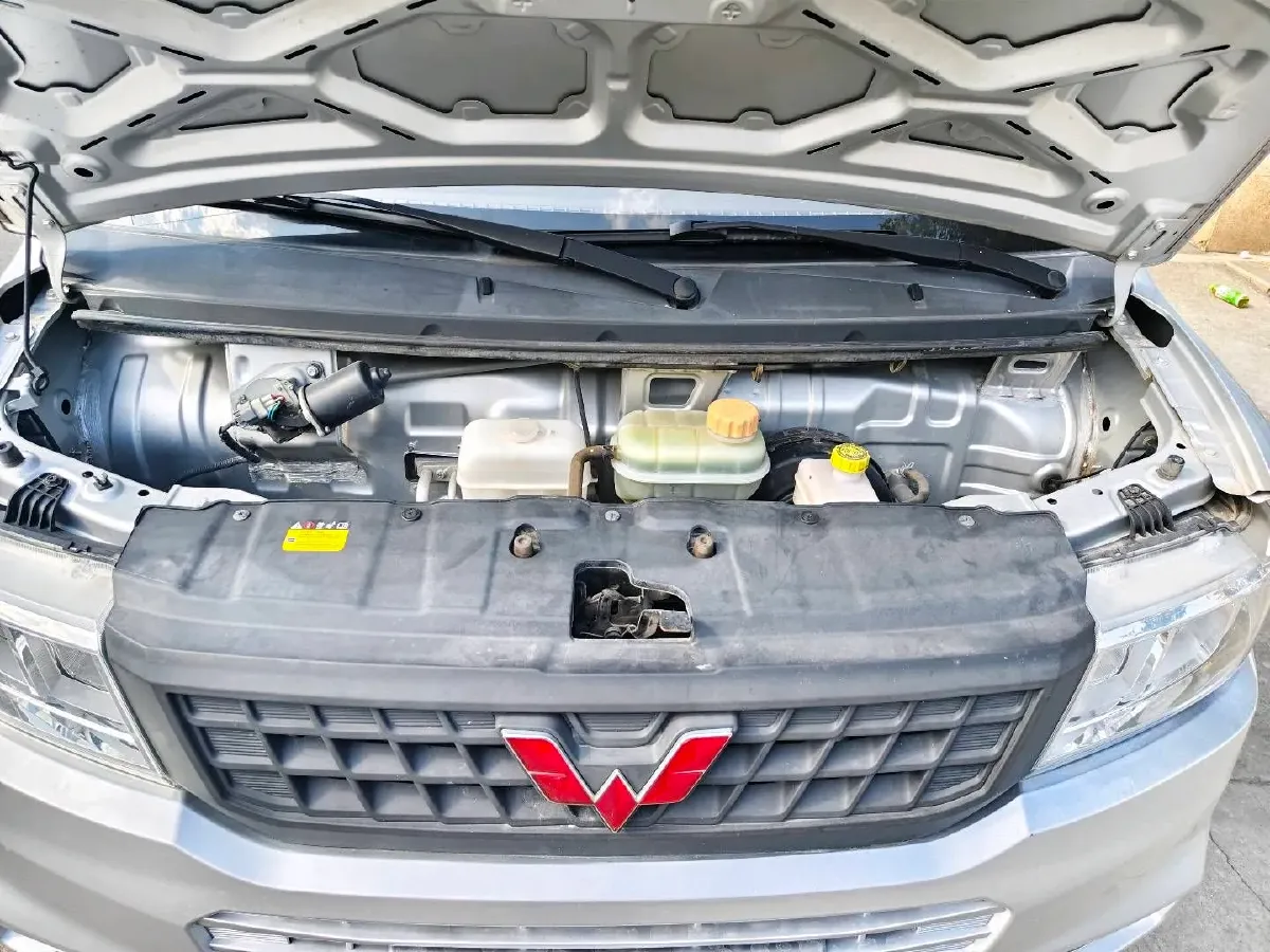 2019 WuLing RongGuang New Truck 1.5L 107HP L4 5MT,autocango,china used car exporter,china ev exporter,chinese used car exporter,chinese used ev exporter