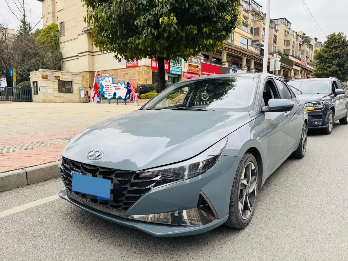 2022 Hyundai Elantra 1.5L 115HP L4 CVT