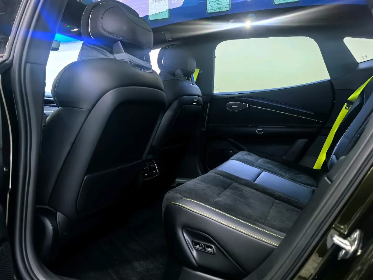 2025 LYNK&CO 10 EM-P 1.5T 163HP L4 3DHT PHEV,autocango,china used car exporter,china ev exporter,chinese used car exporter,chinese used ev exporter