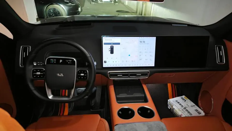 2024 Volvo S60 2.0T 197HP L4 7DCT,autocango,china used car exporter,china ev exporter,chinese used car exporter,chinese used ev exporter