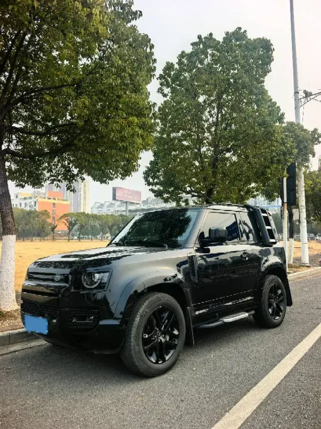 2024 Land Rover Defender 3.0T 400HP L6 8AT