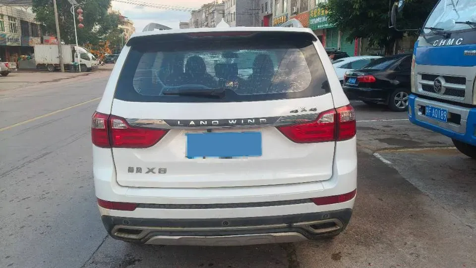 2018 Landwind X8 2.0T 136HP L4 5MT,autocango,china used car exporter,china ev exporter,chinese used car exporter,chinese used ev exporter