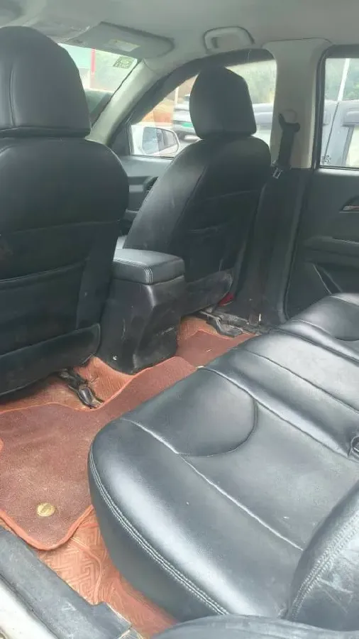 2018 Landwind X8 2.0T 136HP L4 5MT,autocango,china used car exporter,china ev exporter,chinese used car exporter,chinese used ev exporter