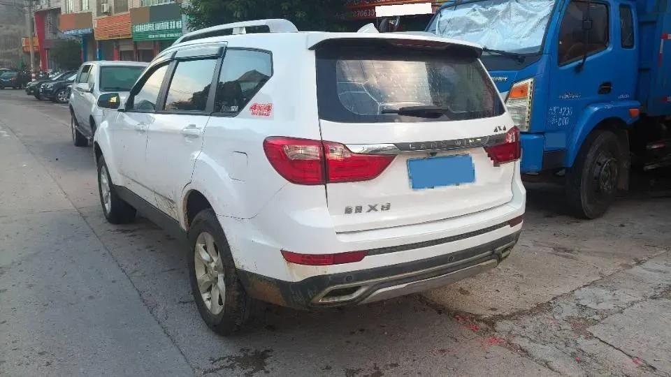 2018 Landwind X8 2.0T 136HP L4 5MT,autocango,china used car exporter,china ev exporter,chinese used car exporter,chinese used ev exporter