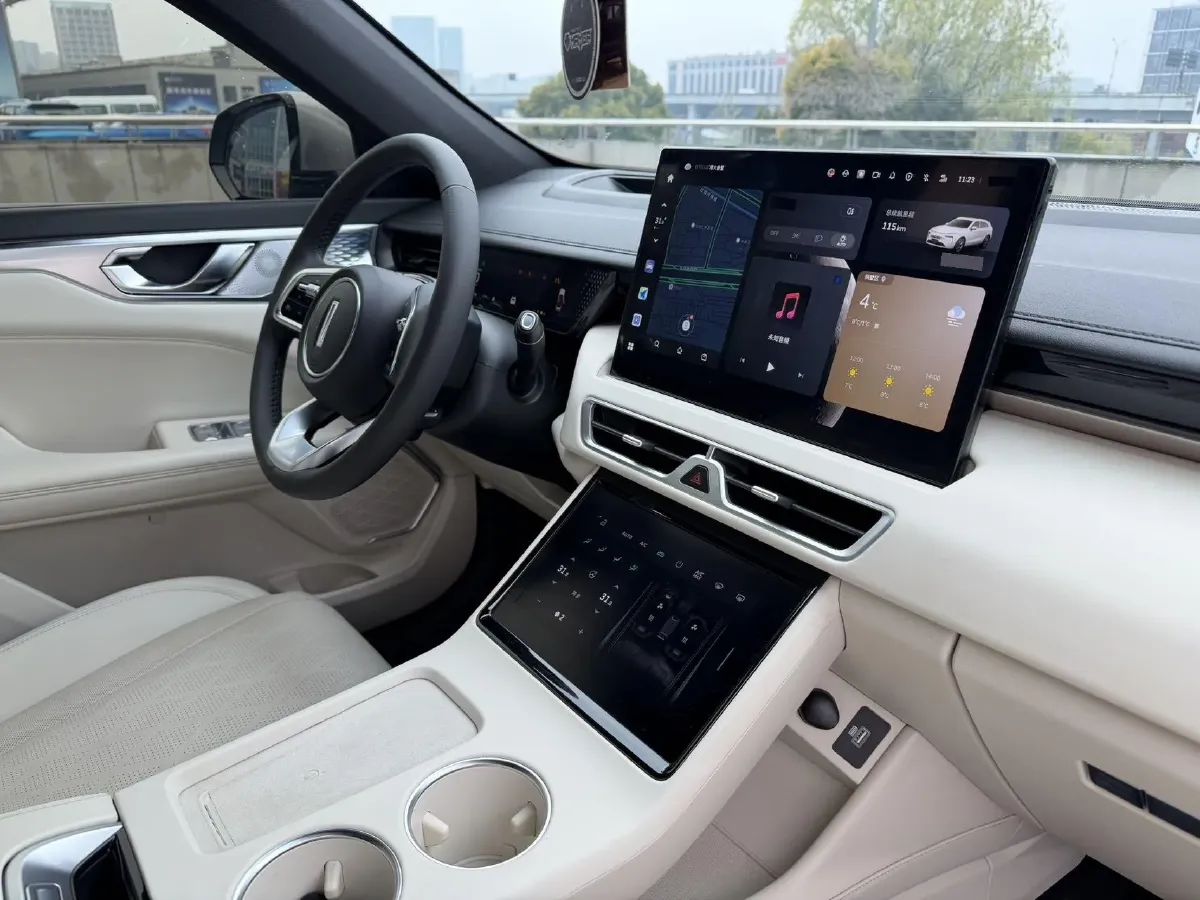 2023 WEY Mocha 1.5T 156HP L4 2DHT PHEV 34KWH,autocango,china used car exporter,china ev exporter,chinese used car exporter,chinese used ev exporter