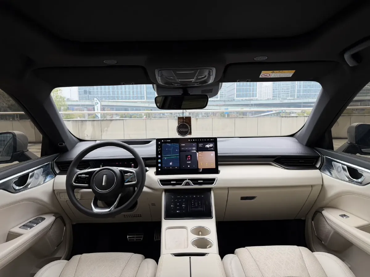 2023 WEY Mocha 1.5T 156HP L4 2DHT PHEV 34KWH,autocango,china used car exporter,china ev exporter,chinese used car exporter,chinese used ev exporter