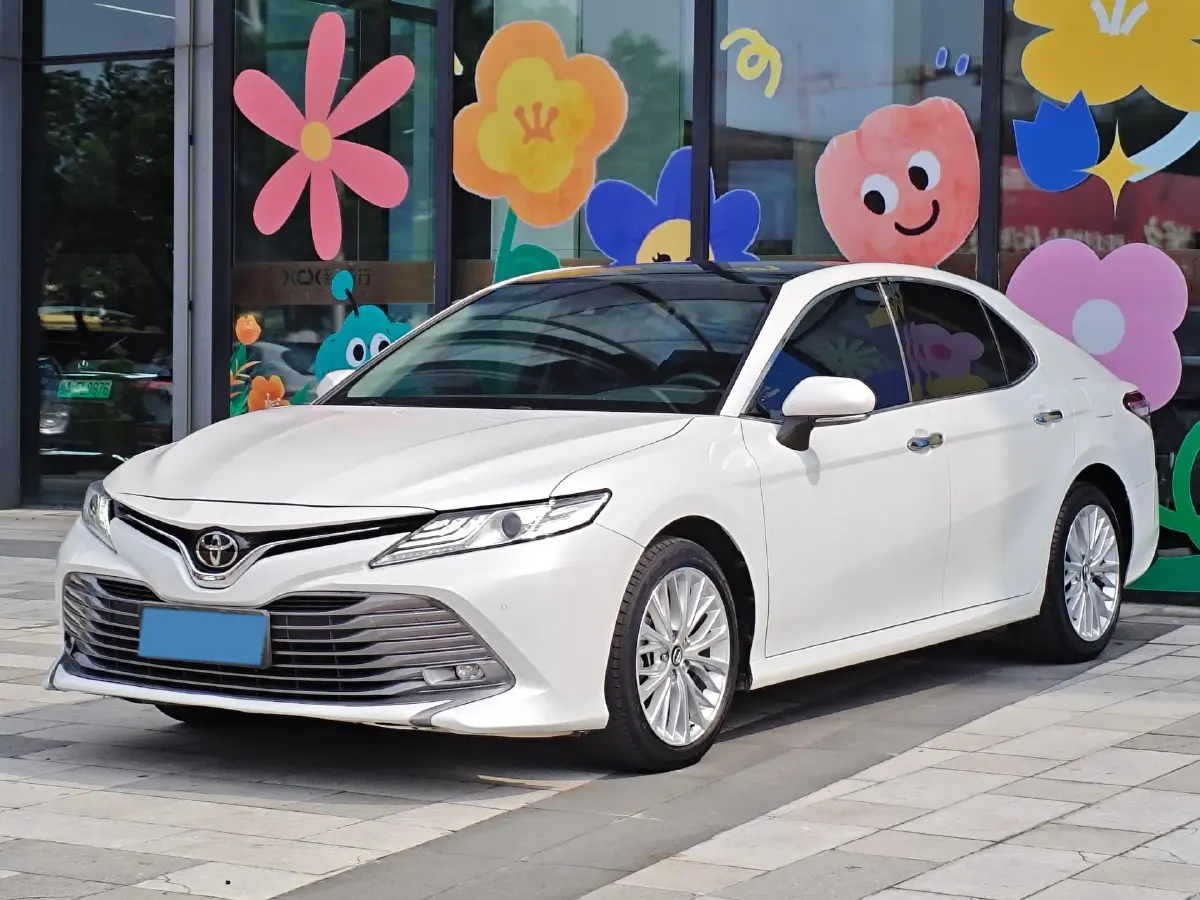 2019 Toyota Camry 2.5L 209HP L4 8AT