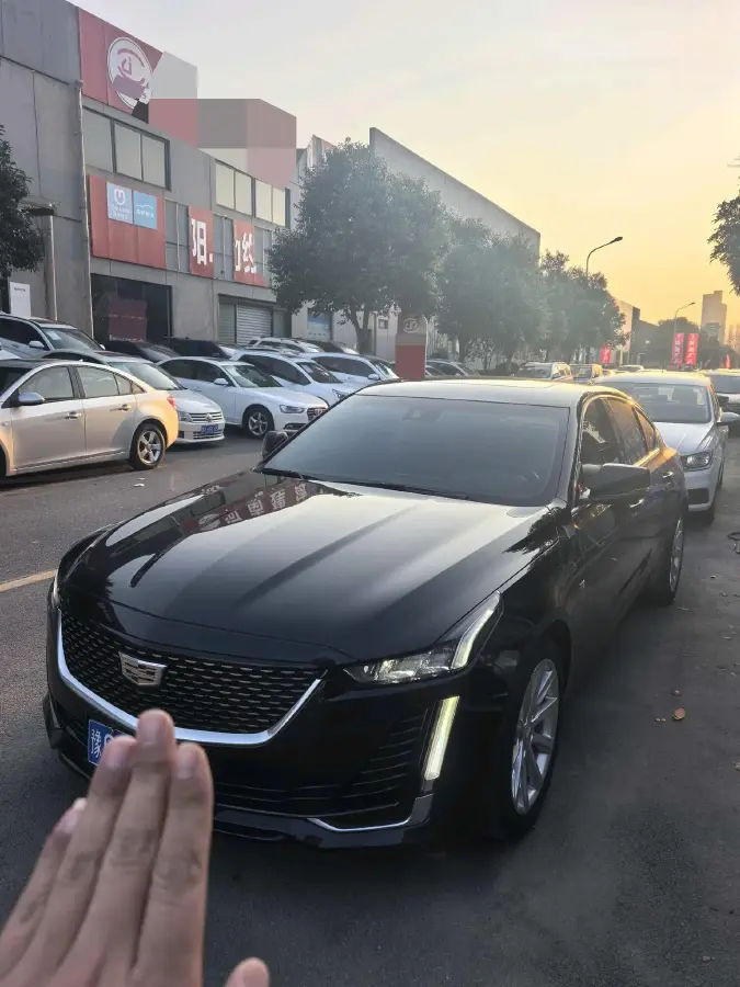 2022 Cadillac CT5 2.0T 237HP L4 10AT