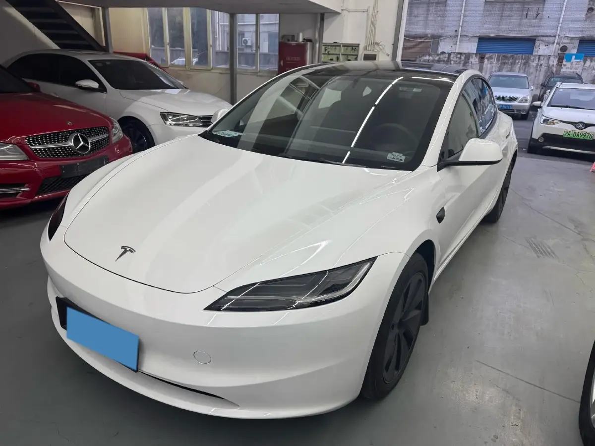 2025 Tesla Model 3 BEV 62.5KWH