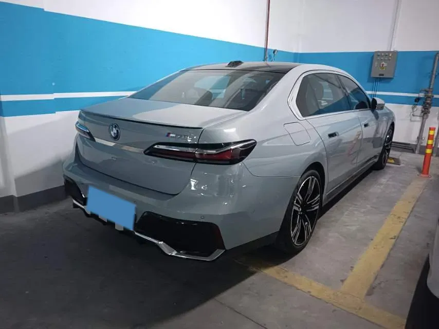 2023 BMW i7 BEV 101.7KWH,autocango,china used car exporter,china ev exporter,chinese used car exporter,chinese used ev exporter