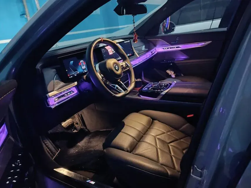 2023 BMW i7 BEV 101.7KWH,autocango,china used car exporter,china ev exporter,chinese used car exporter,chinese used ev exporter