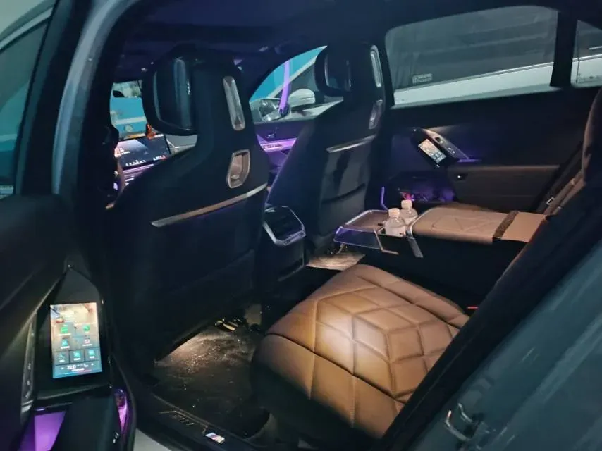 2023 BMW i7 BEV 101.7KWH,autocango,china used car exporter,china ev exporter,chinese used car exporter,chinese used ev exporter