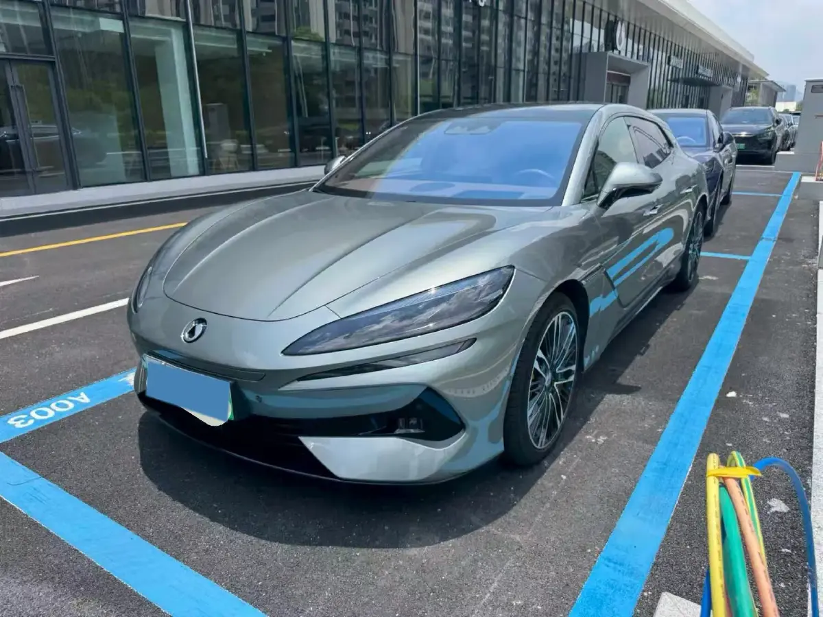 2024 Denza DenzaZ9GT 2.0T 207HP L4 E-CVT PHEV 38.5KWH