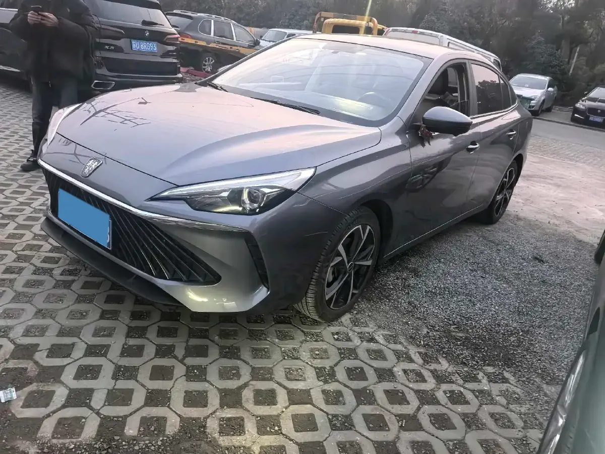 2023 Roewe i5 1.5L 129HP L4 CVT